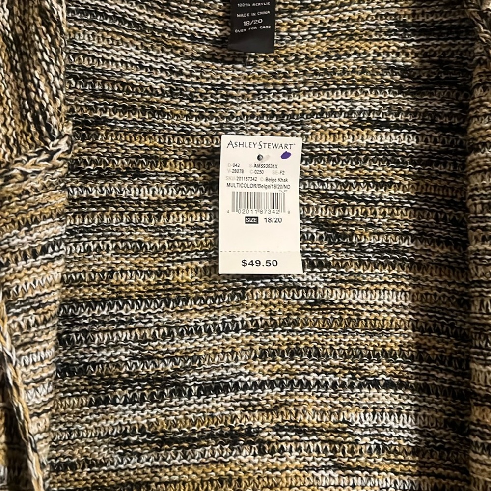 NWT BEIGE MULTI CARDIGAN from a smoke/pet free home.